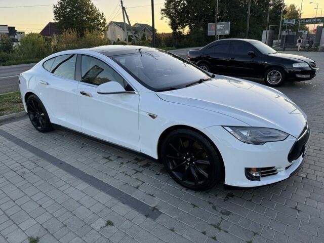 Білий Тесла Модель С, об'ємом двигуна 0 л та пробігом 106 тис. км за 15623 $, фото 4 на Automoto.ua