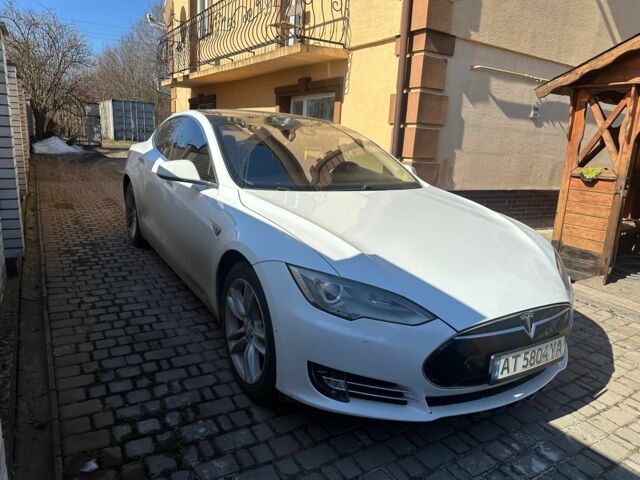 Білий Тесла Модель С, об'ємом двигуна 0 л та пробігом 225 тис. км за 9800 $, фото 1 на Automoto.ua