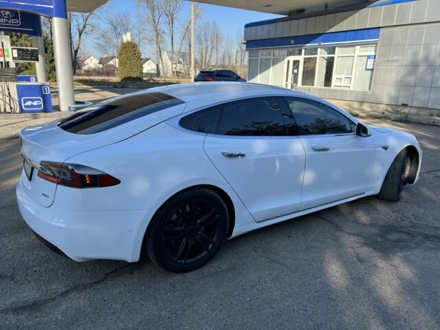 Білий Тесла Модель С, об'ємом двигуна 0 л та пробігом 172 тис. км за 16600 $, фото 6 на Automoto.ua