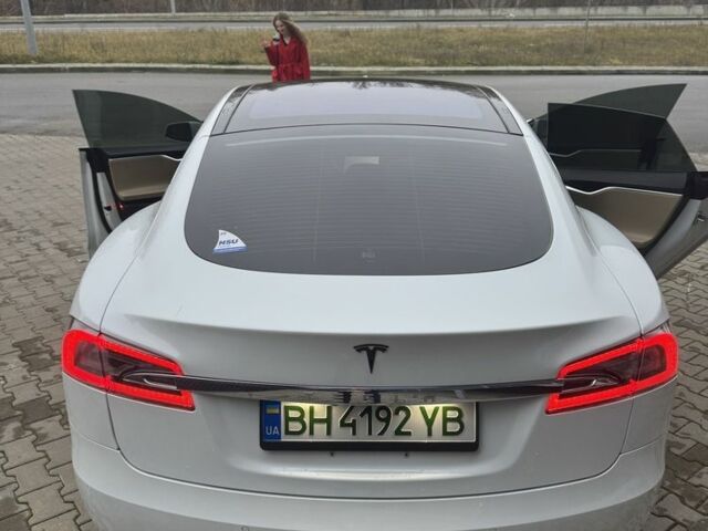 Белый Тесла Модель С, объемом двигателя 0 л и пробегом 112 тыс. км за 22000 $, фото 1 на Automoto.ua