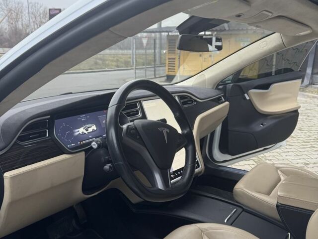 Белый Тесла Модель С, объемом двигателя 0 л и пробегом 112 тыс. км за 22000 $, фото 6 на Automoto.ua