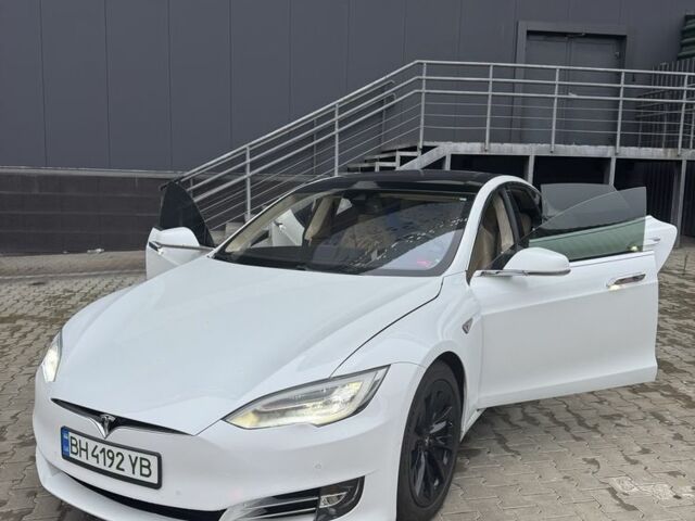 Белый Тесла Модель С, объемом двигателя 0 л и пробегом 112 тыс. км за 22000 $, фото 2 на Automoto.ua