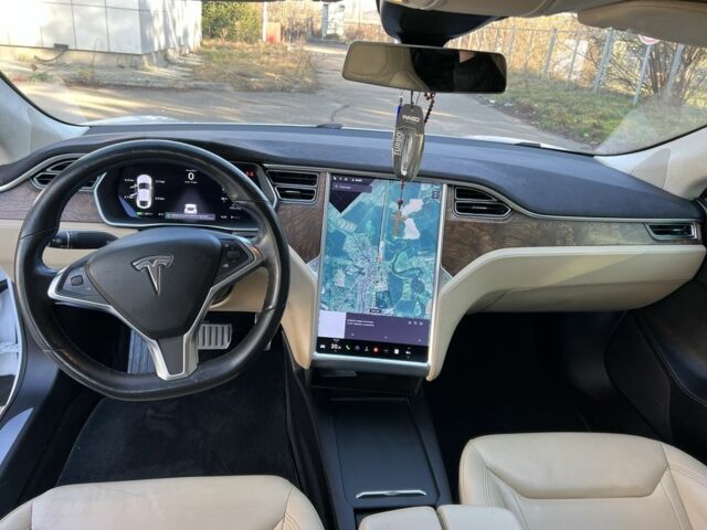 Білий Тесла Модель С, об'ємом двигуна 0 л та пробігом 172 тис. км за 16600 $, фото 17 на Automoto.ua