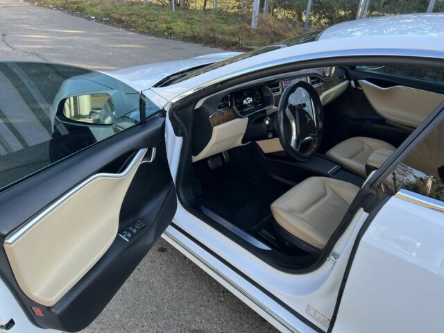 Білий Тесла Модель С, об'ємом двигуна 0 л та пробігом 172 тис. км за 16600 $, фото 15 на Automoto.ua