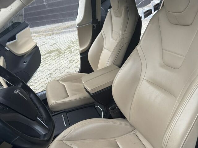 Белый Тесла Модель С, объемом двигателя 0 л и пробегом 112 тыс. км за 22000 $, фото 7 на Automoto.ua