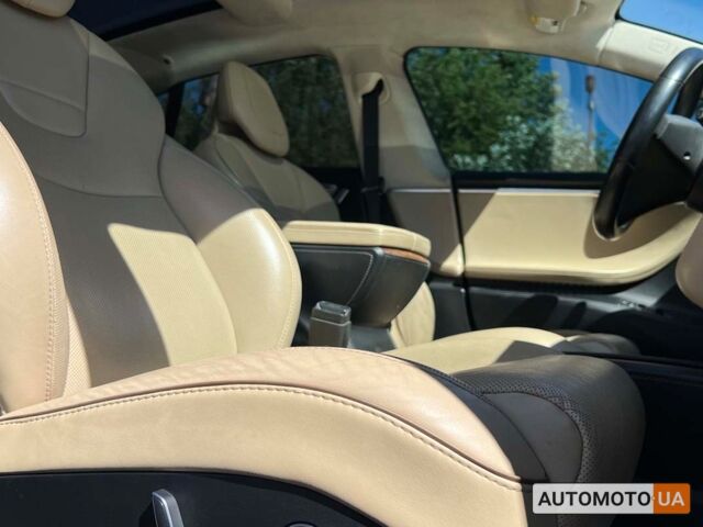 Белый Тесла Модель С, объемом двигателя 75 л и пробегом 120 тыс. км за 21500 $, фото 21 на Automoto.ua