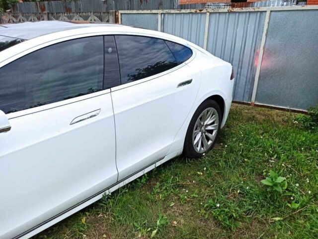 Белый Тесла Модель С, объемом двигателя 0 л и пробегом 62 тыс. км за 20000 $, фото 10 на Automoto.ua