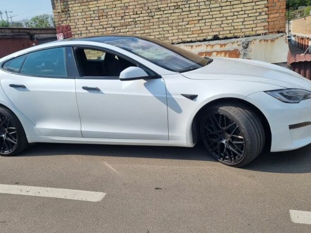 Белый Тесла Модель С, объемом двигателя 0 л и пробегом 23 тыс. км за 45000 $, фото 2 на Automoto.ua