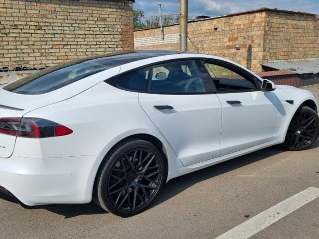 Белый Тесла Модель С, объемом двигателя 0 л и пробегом 23 тыс. км за 45000 $, фото 3 на Automoto.ua