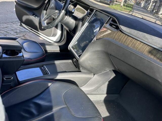 Белый Тесла Модель С, объемом двигателя 0 л и пробегом 170 тыс. км за 13500 $, фото 5 на Automoto.ua