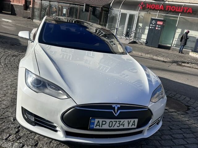 Белый Тесла Модель С, объемом двигателя 0 л и пробегом 170 тыс. км за 13500 $, фото 3 на Automoto.ua