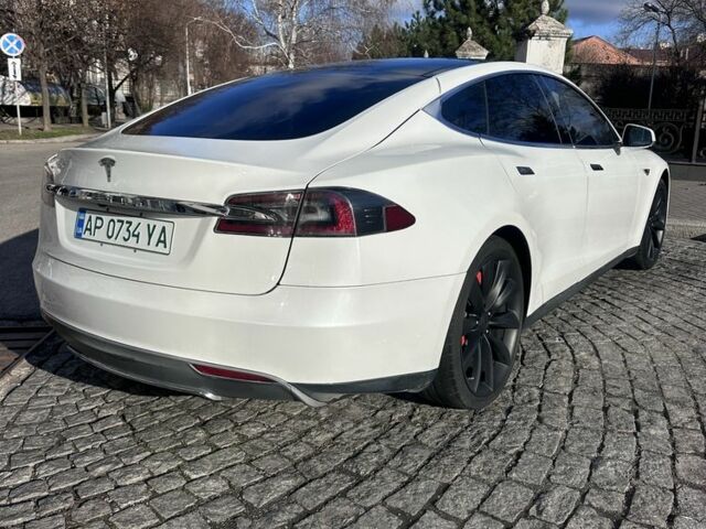 Белый Тесла Модель С, объемом двигателя 0 л и пробегом 170 тыс. км за 13500 $, фото 2 на Automoto.ua