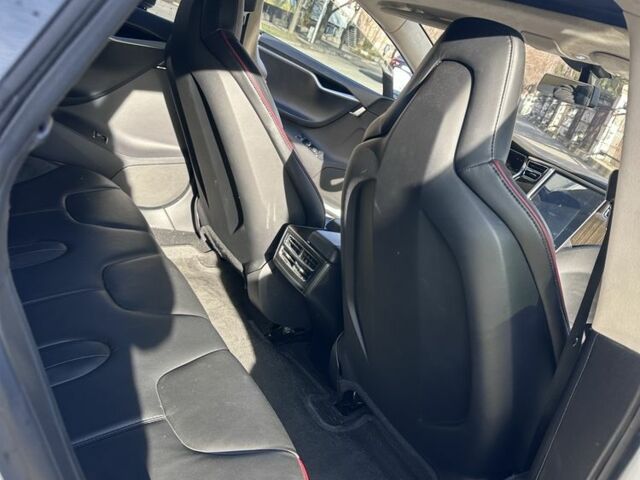 Белый Тесла Модель С, объемом двигателя 0 л и пробегом 170 тыс. км за 13500 $, фото 6 на Automoto.ua