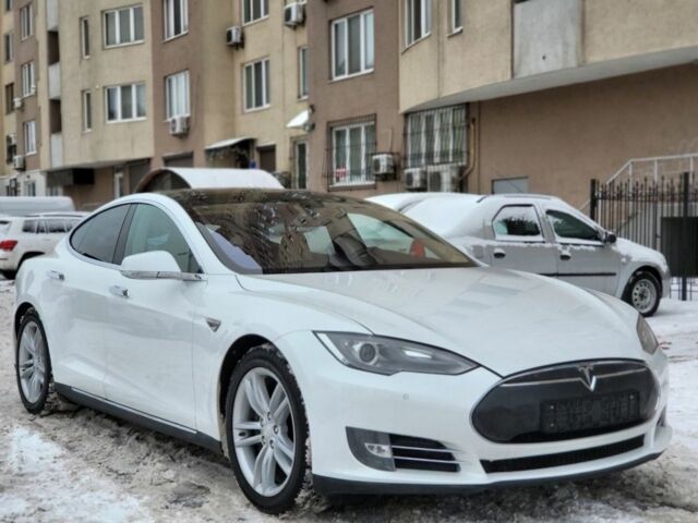 Білий Тесла Модель С, об'ємом двигуна 0 л та пробігом 177 тис. км за 12700 $, фото 3 на Automoto.ua