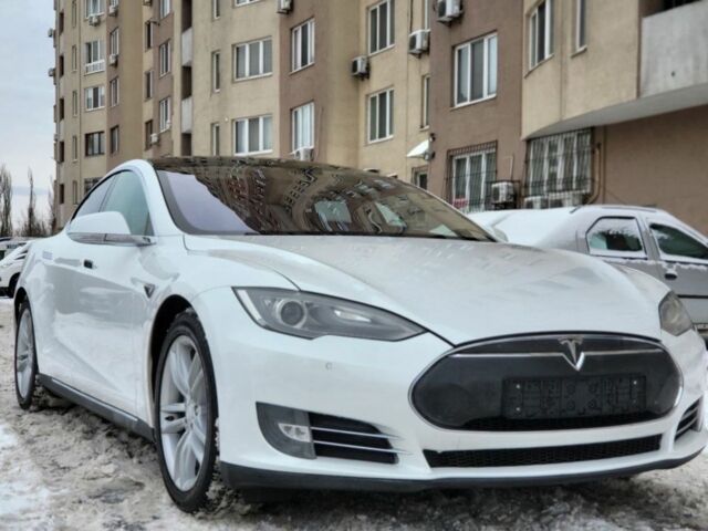 Білий Тесла Модель С, об'ємом двигуна 0 л та пробігом 177 тис. км за 12700 $, фото 8 на Automoto.ua
