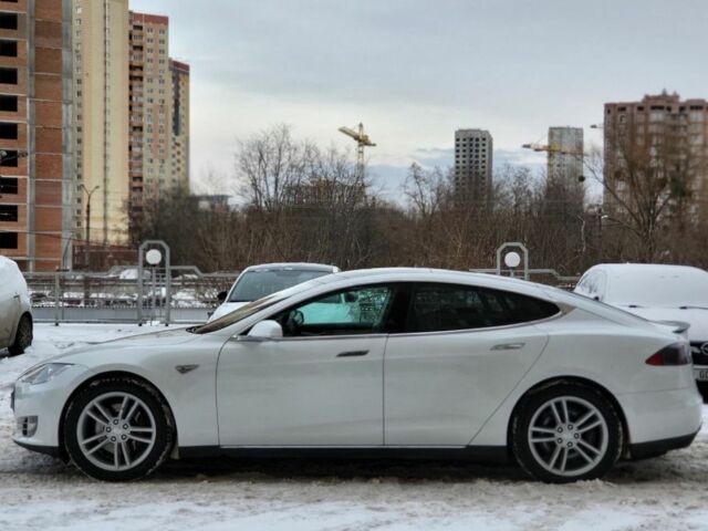 Білий Тесла Модель С, об'ємом двигуна 0 л та пробігом 177 тис. км за 12700 $, фото 9 на Automoto.ua