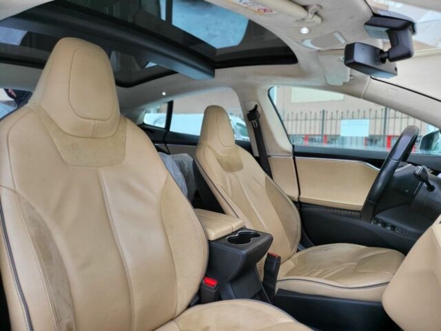 Білий Тесла Модель С, об'ємом двигуна 0 л та пробігом 177 тис. км за 12700 $, фото 12 на Automoto.ua