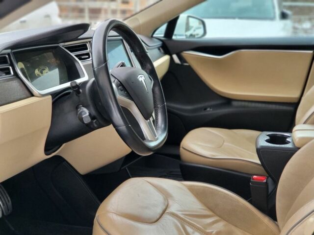 Білий Тесла Модель С, об'ємом двигуна 0 л та пробігом 177 тис. км за 12700 $, фото 13 на Automoto.ua