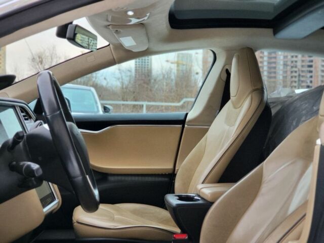 Білий Тесла Модель С, об'ємом двигуна 0 л та пробігом 177 тис. км за 12700 $, фото 14 на Automoto.ua