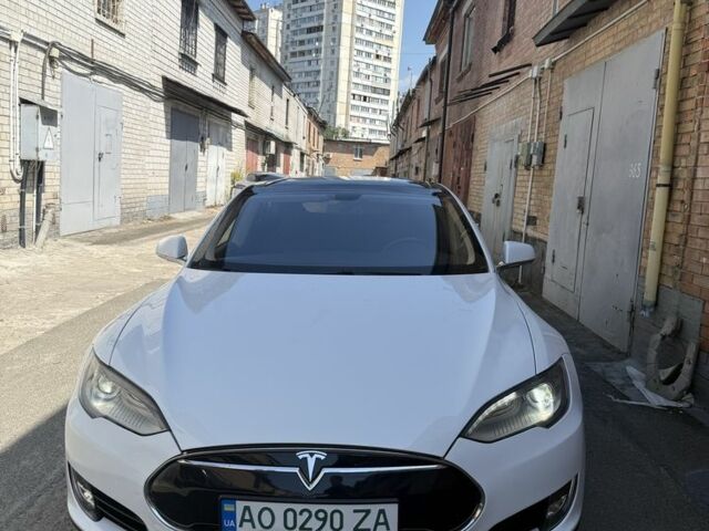 Білий Тесла Модель С, об'ємом двигуна 0 л та пробігом 116 тис. км за 10837 $, фото 4 на Automoto.ua