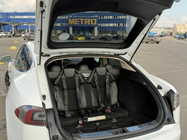 Білий Тесла Модель С, об'ємом двигуна 0 л та пробігом 116 тис. км за 11850 $, фото 9 на Automoto.ua
