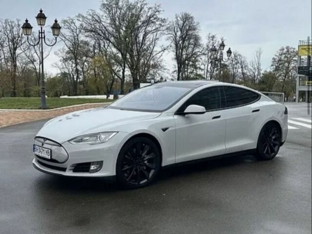 Белый Тесла Модель С, объемом двигателя 0 л и пробегом 320 тыс. км за 11320 $, фото 3 на Automoto.ua