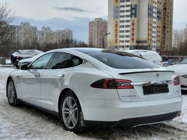 Білий Тесла Модель С, об'ємом двигуна 0 л та пробігом 177 тис. км за 12700 $, фото 7 на Automoto.ua