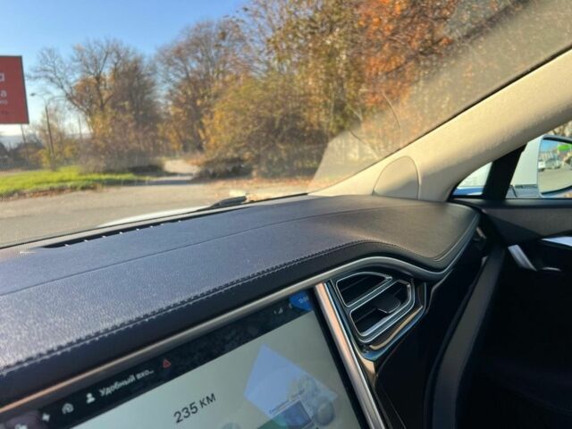 Белый Тесла Модель С, объемом двигателя 0 л и пробегом 168 тыс. км за 12700 $, фото 21 на Automoto.ua