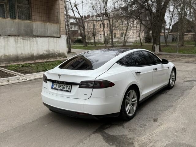 Белый Тесла Модель С, объемом двигателя 6 л и пробегом 152 тыс. км за 12900 $, фото 8 на Automoto.ua