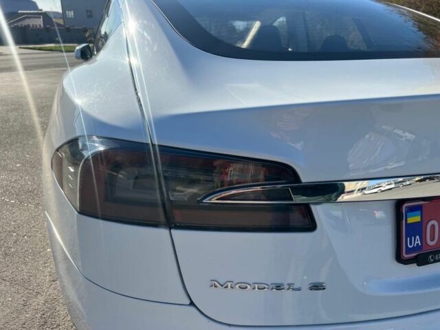 Белый Тесла Модель С, объемом двигателя 0 л и пробегом 168 тыс. км за 12700 $, фото 10 на Automoto.ua