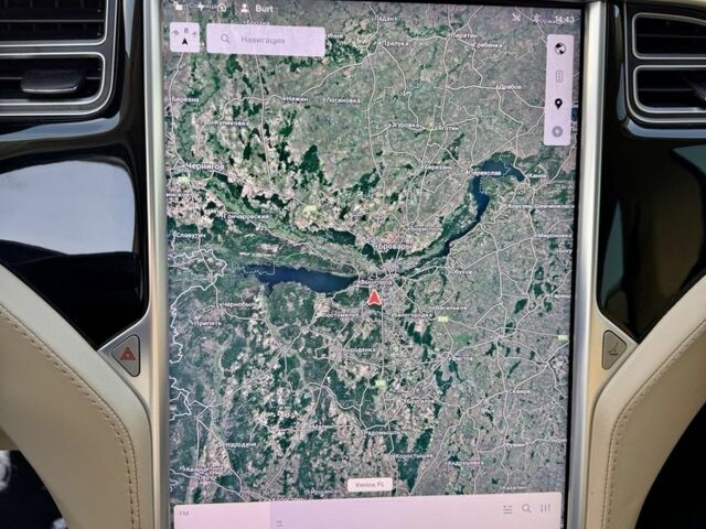 Белый Тесла Модель С, объемом двигателя 0 л и пробегом 286 тыс. км за 11999 $, фото 5 на Automoto.ua