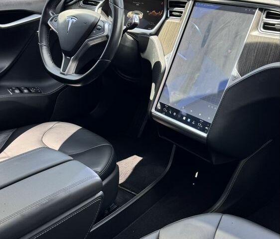 Белый Тесла Модель С, объемом двигателя 0 л и пробегом 188 тыс. км за 15400 $, фото 16 на Automoto.ua