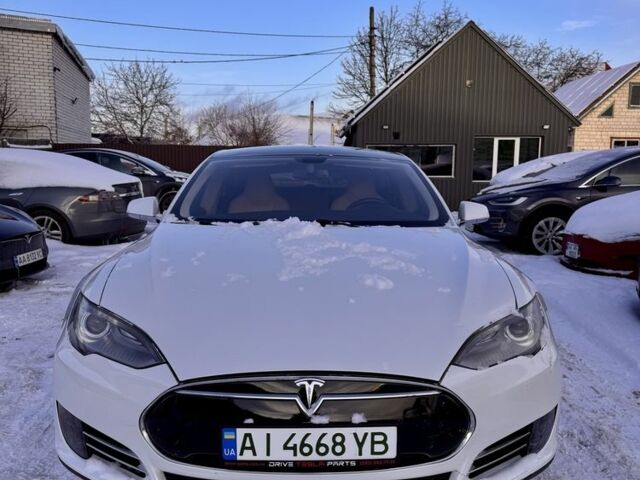 Белый Тесла Модель С, объемом двигателя 0 л и пробегом 286 тыс. км за 11999 $, фото 2 на Automoto.ua