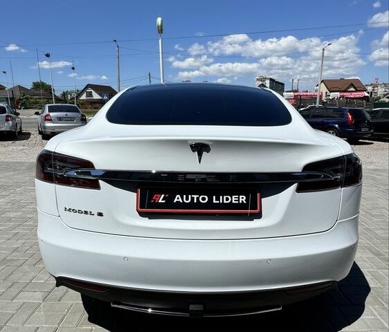 Белый Тесла Модель С, объемом двигателя 0 л и пробегом 188 тыс. км за 15400 $, фото 4 на Automoto.ua