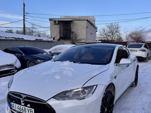 Белый Тесла Модель С, объемом двигателя 0 л и пробегом 286 тыс. км за 11999 $, фото 1 на Automoto.ua