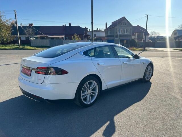 Белый Тесла Модель С, объемом двигателя 0 л и пробегом 168 тыс. км за 12700 $, фото 3 на Automoto.ua