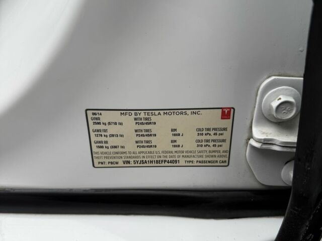 Белый Тесла Модель С, объемом двигателя 6 л и пробегом 152 тыс. км за 11900 $, фото 18 на Automoto.ua