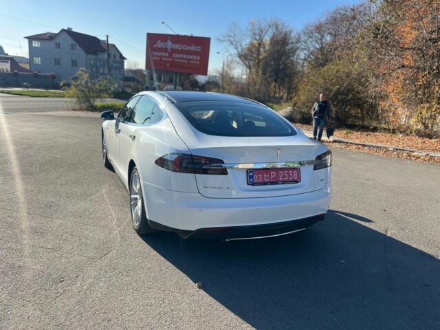 Белый Тесла Модель С, объемом двигателя 0 л и пробегом 155 тыс. км за 13900 $, фото 2 на Automoto.ua
