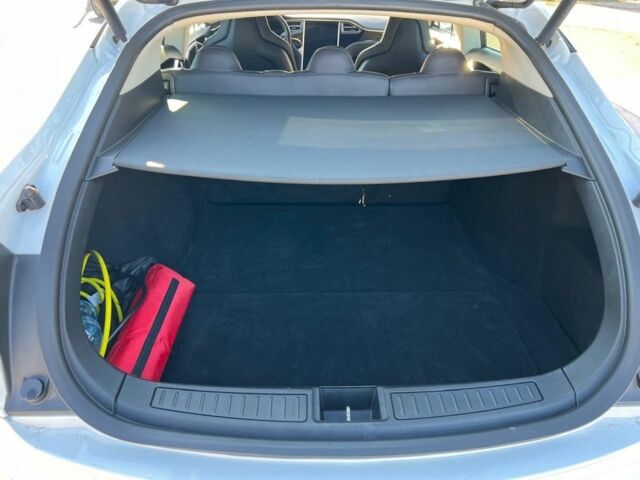 Белый Тесла Модель С, объемом двигателя 0 л и пробегом 168 тыс. км за 12700 $, фото 15 на Automoto.ua