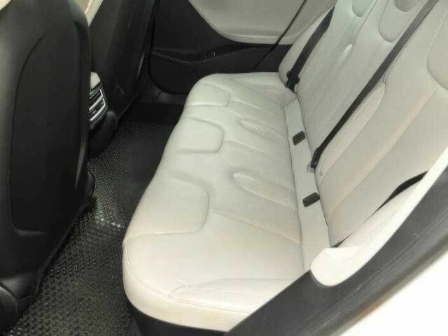 Белый Тесла Модель С, объемом двигателя 0 л и пробегом 110 тыс. км за 5000 $, фото 10 на Automoto.ua