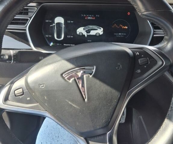 Белый Тесла Модель С, объемом двигателя 0 л и пробегом 206 тыс. км за 14500 $, фото 17 на Automoto.ua