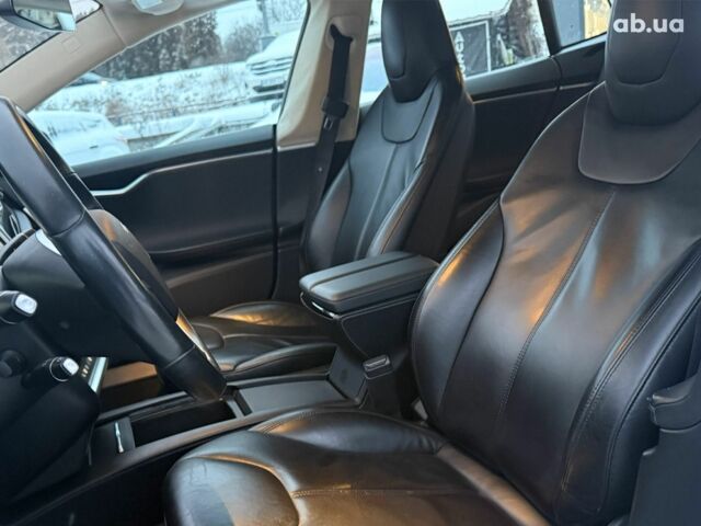 Білий Тесла Модель С, об'ємом двигуна 0 л та пробігом 130 тис. км за 17990 $, фото 18 на Automoto.ua