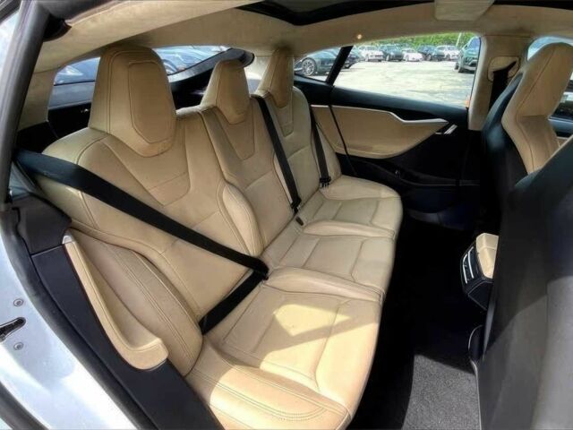 Белый Тесла Модель С, объемом двигателя 0 л и пробегом 79 тыс. км за 4500 $, фото 10 на Automoto.ua