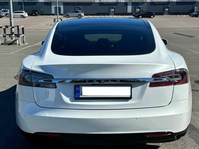Тесла Модель С 2015 у Києві на Automoto.ua Білий Тесла Модель С, об'ємом двигуна 0 л та пробігом 132 тис. км за 13500 $, фото 4 на Automoto.ua
