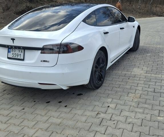 Белый Тесла Модель С, объемом двигателя 0 л и пробегом 206 тыс. км за 14500 $, фото 4 на Automoto.ua