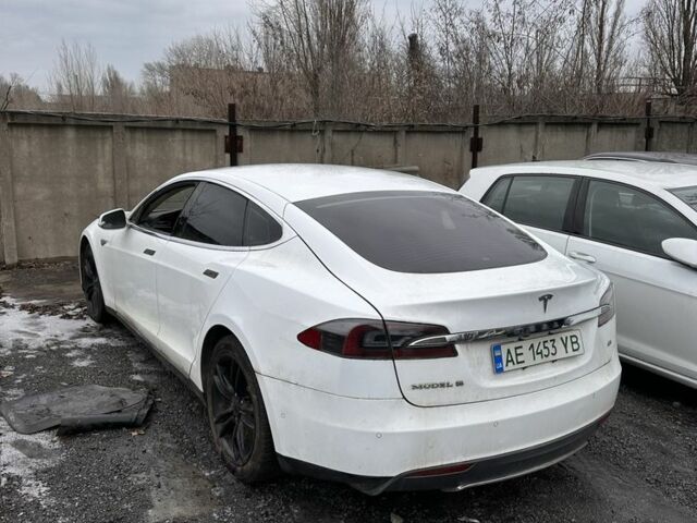 Белый Тесла Модель С, объемом двигателя 0 л и пробегом 120 тыс. км за 6300 $, фото 2 на Automoto.ua