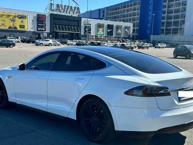 Тесла Модель С 2015 у Києві на Automoto.ua Білий Тесла Модель С, об'ємом двигуна 0 л та пробігом 132 тис. км за 13500 $, фото 5 на Automoto.ua