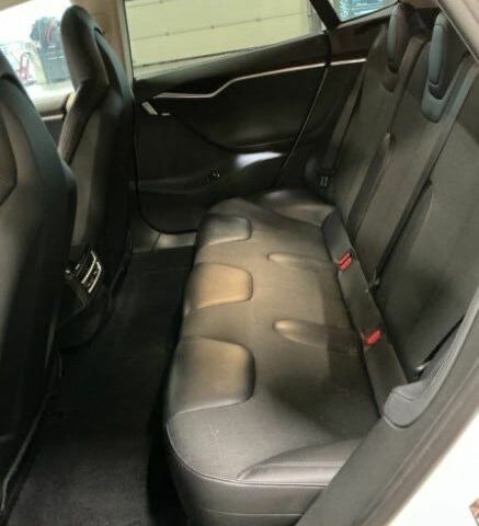 Білий Тесла Модель С, об'ємом двигуна 0 л та пробігом 121 тис. км за 13100 $, фото 5 на Automoto.ua