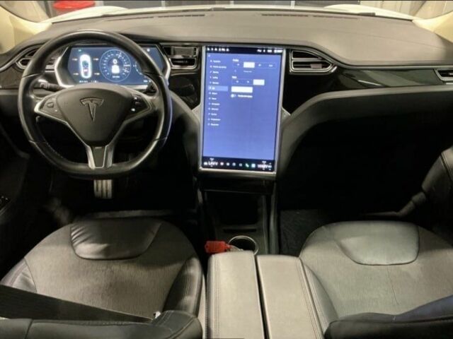 Білий Тесла Модель С, об'ємом двигуна 0 л та пробігом 121 тис. км за 13100 $, фото 4 на Automoto.ua