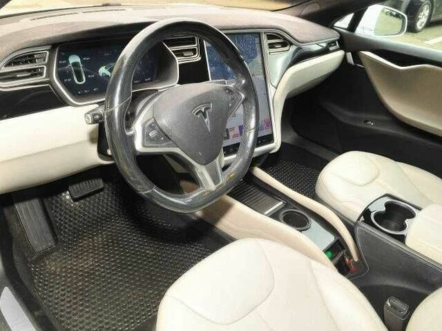Белый Тесла Модель С, объемом двигателя 0 л и пробегом 110 тыс. км за 5000 $, фото 8 на Automoto.ua